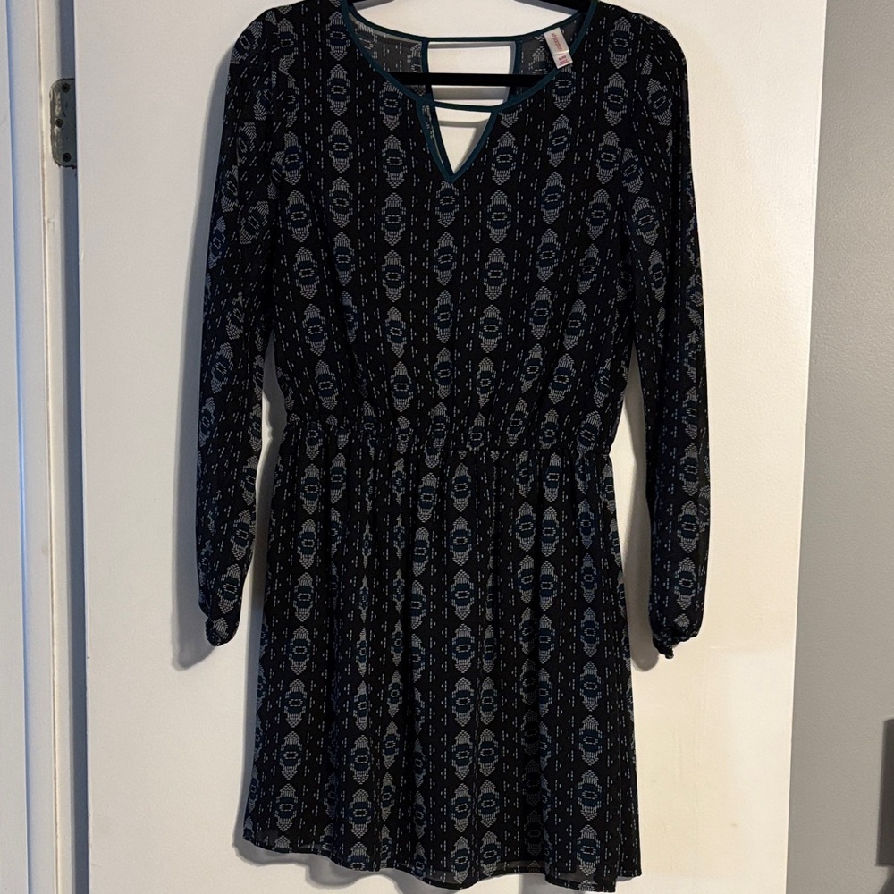 Xhilaration Black and Gray Long Sleeve Dress